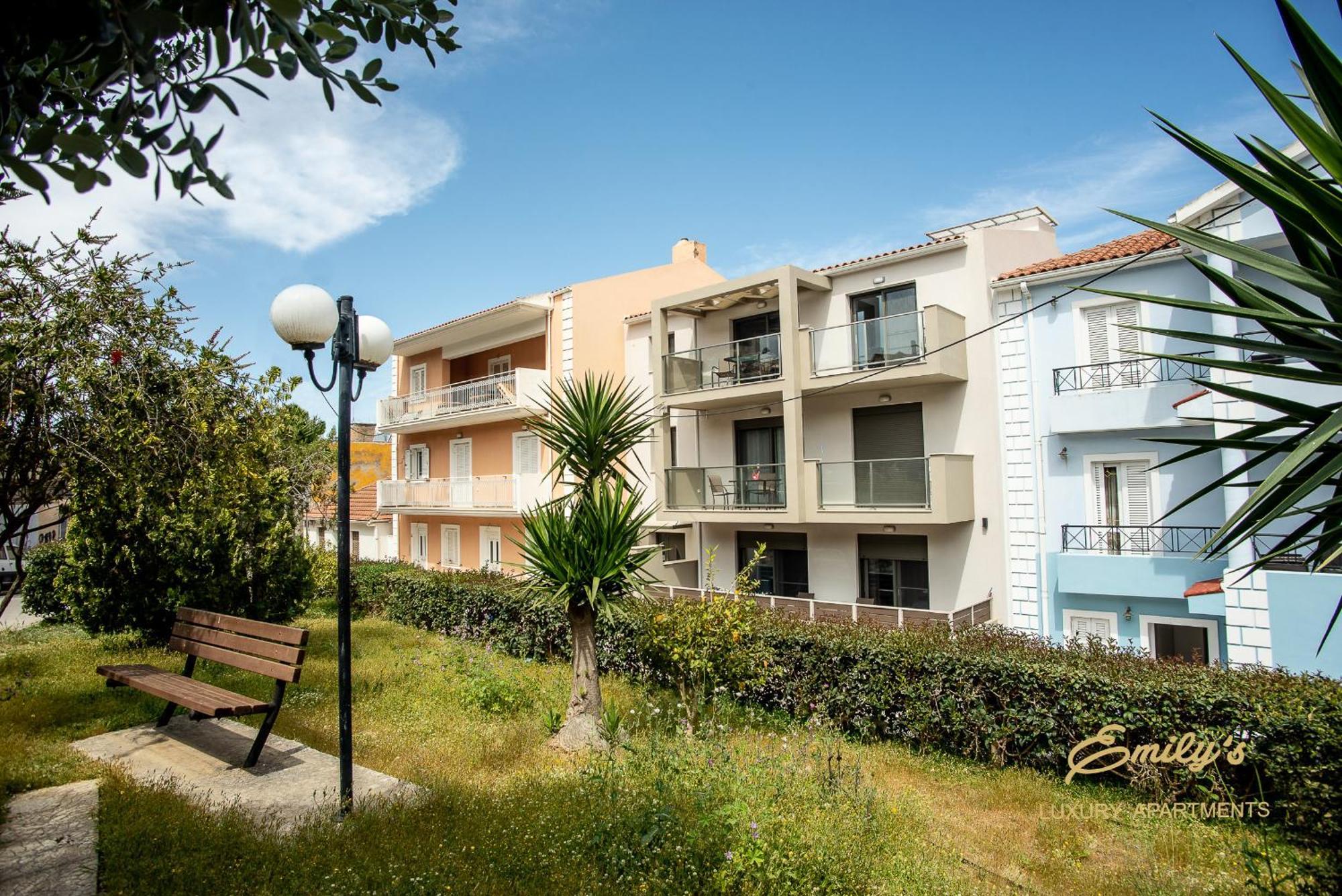 Emily'S Luxury Apartments Argostoli  Buitenkant foto