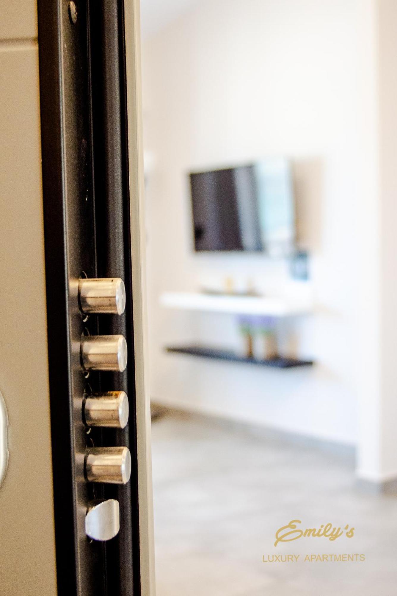 Emily'S Luxury Apartments Argostoli  Buitenkant foto