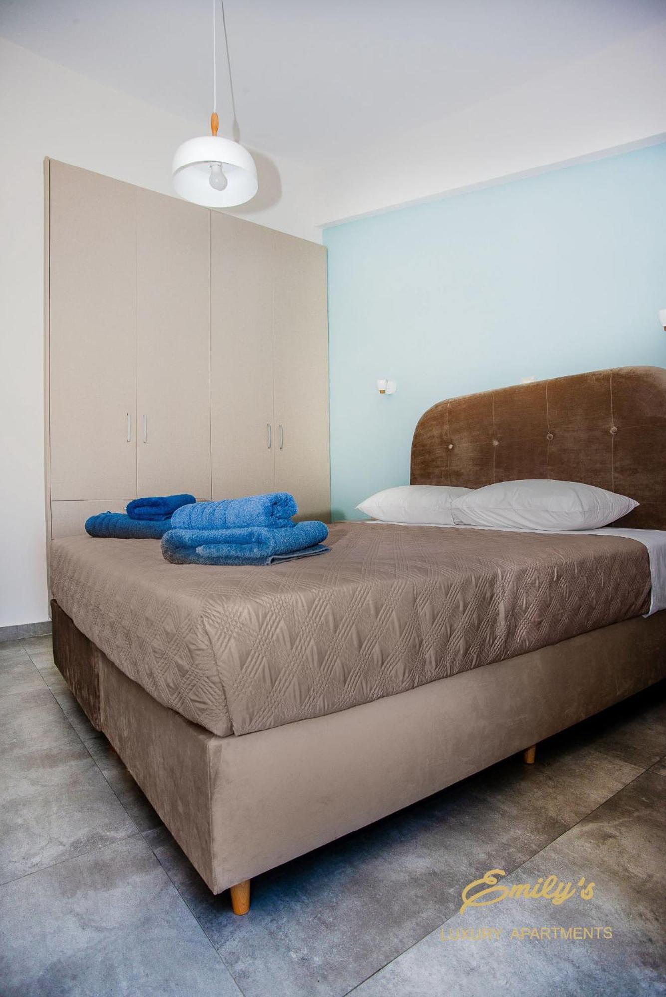 Emily'S Luxury Apartments Argostoli  Buitenkant foto