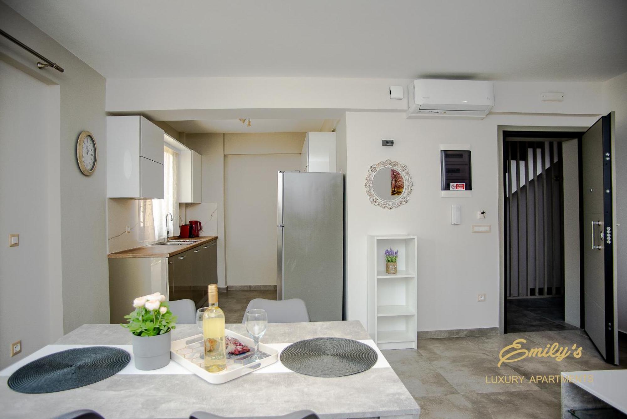 Emily'S Luxury Apartments Argostoli  Buitenkant foto