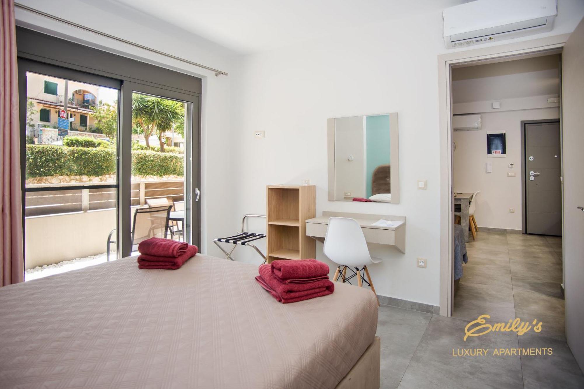 Emily'S Luxury Apartments Argostoli  Buitenkant foto