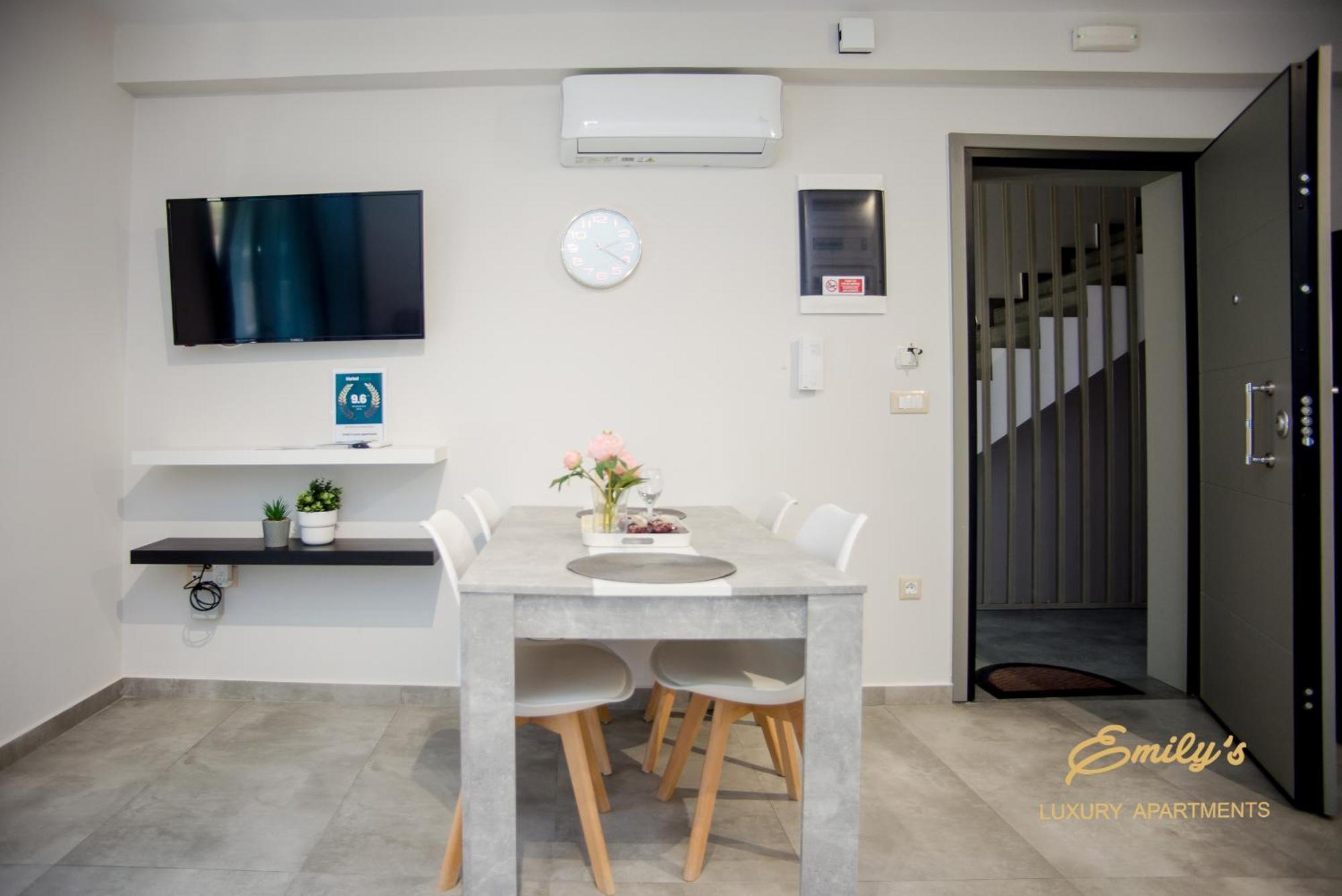 Emily'S Luxury Apartments Argostoli  Buitenkant foto
