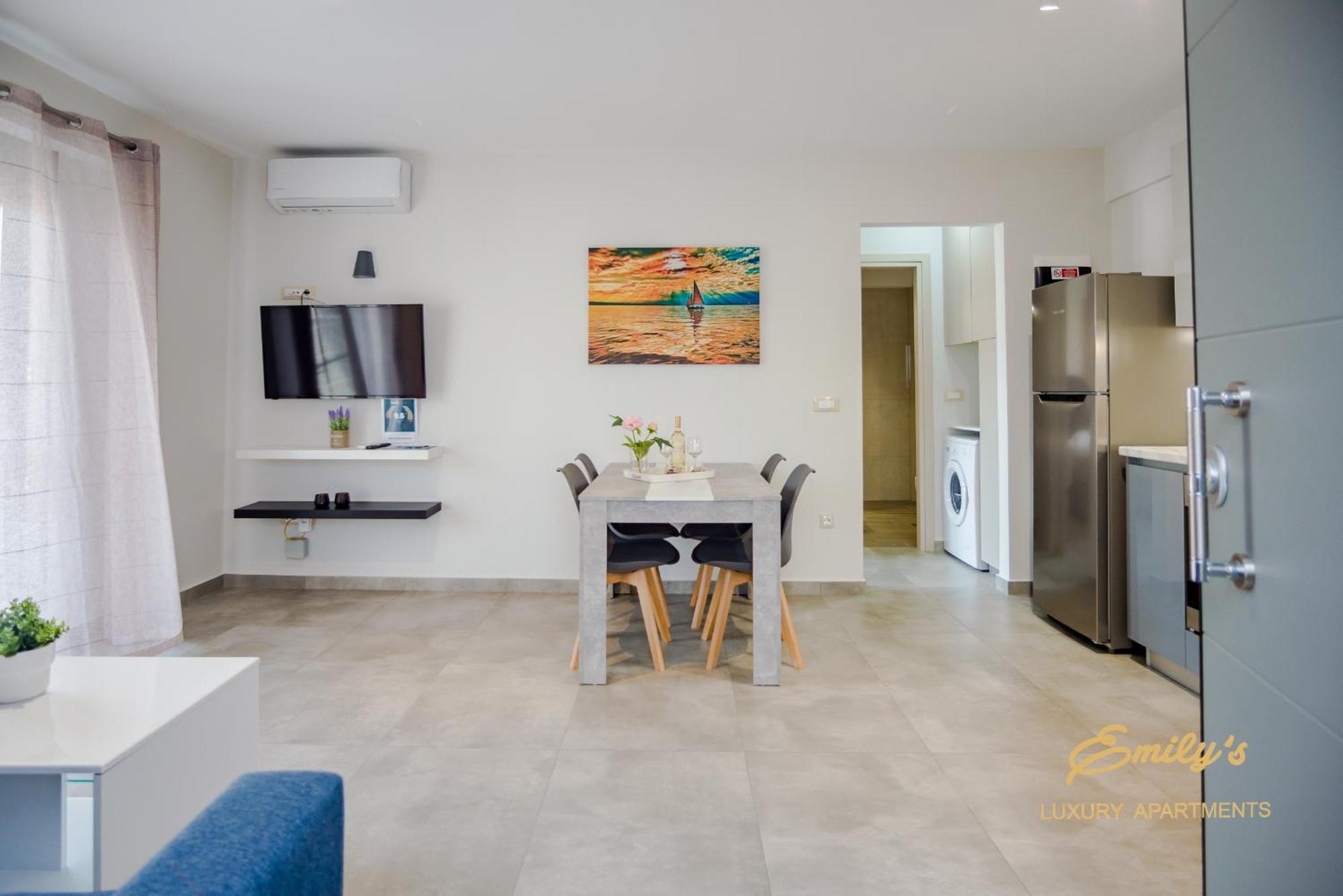 Emily'S Luxury Apartments Argostoli  Buitenkant foto