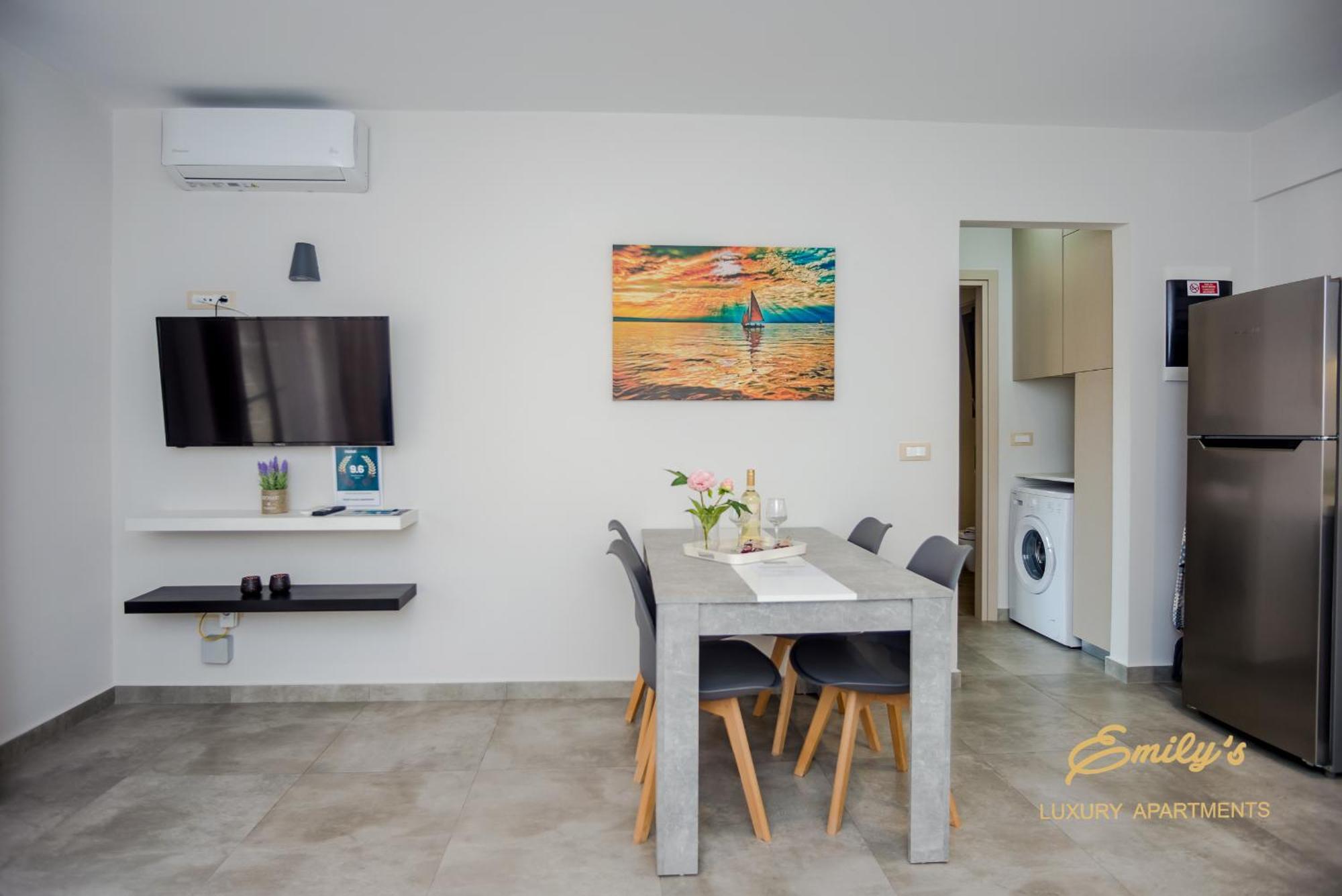 Emily'S Luxury Apartments Argostoli  Buitenkant foto