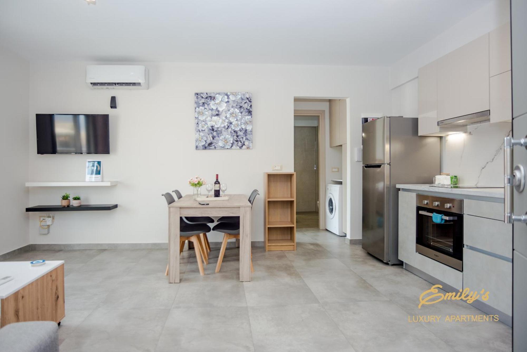 Emily'S Luxury Apartments Argostoli  Buitenkant foto