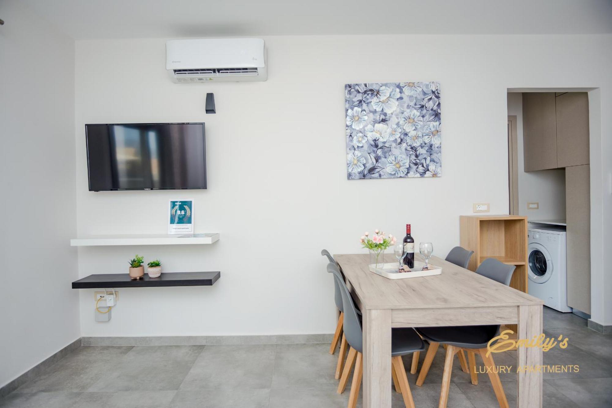 Emily'S Luxury Apartments Argostoli  Buitenkant foto
