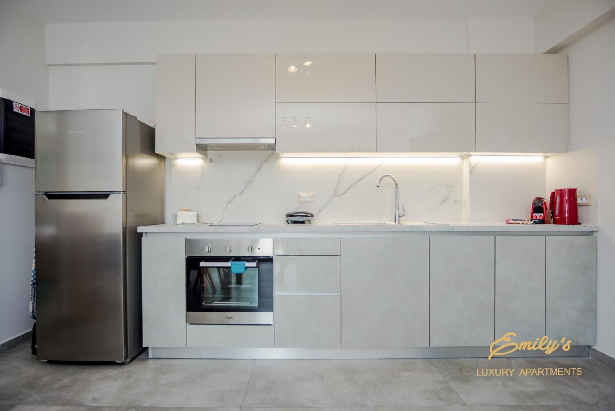Emily'S Luxury Apartments Argostoli  Buitenkant foto