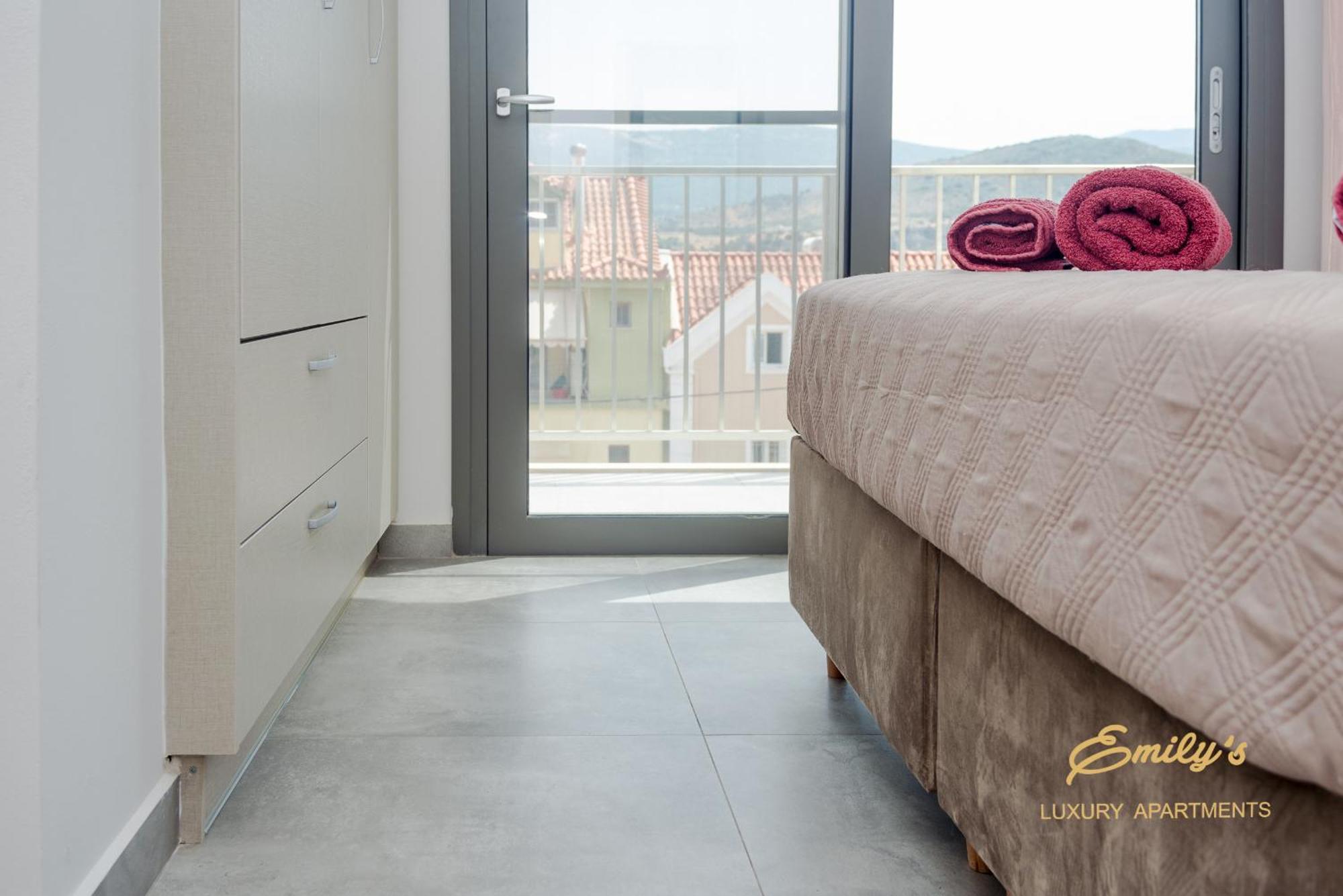 Emily'S Luxury Apartments Argostoli  Buitenkant foto